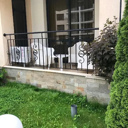 Vacation At Sunny Apartman *