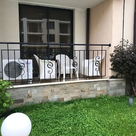 Vacation At Sunny Apartman *